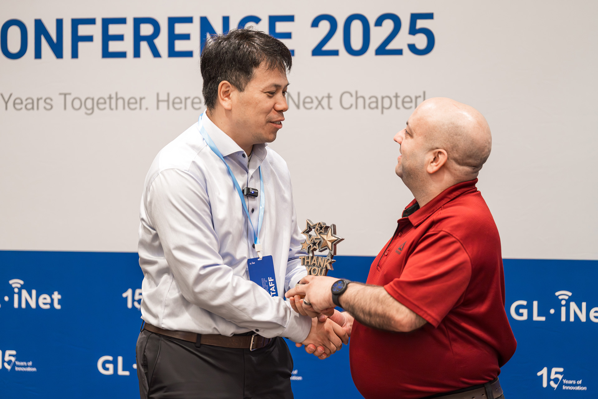 Traver Yates receives GL.iNet Community Guardian Award